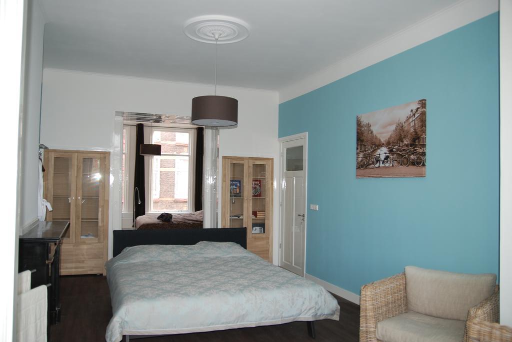 Bed & Breakfast Obrechtstraat The Hague Room photo